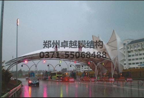 青陽收費(fèi)站膜結(jié)構(gòu)雨棚造型藝術(shù)自潔性好
