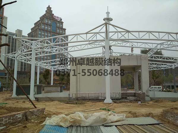 新鄭中興廣場膜結(jié)構(gòu)景觀鋼結(jié)構(gòu)完工