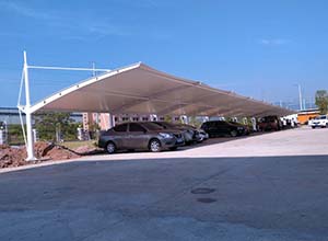 南陽膜結(jié)構(gòu)車棚【廠家直銷】南陽<font color='red'>膜結(jié)構(gòu)停車棚</font>,張拉膜車棚
