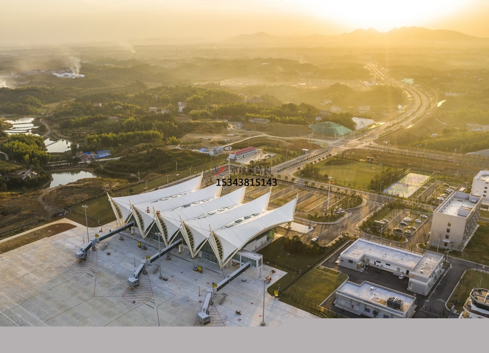 岳陽民用機場膜結(jié)構(gòu)航站樓施工案例