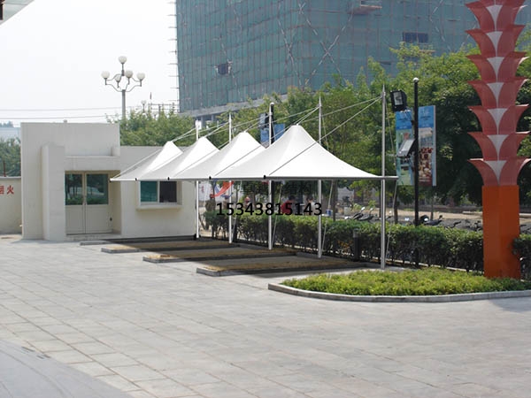 瀘西<font color='red'>膜結(jié)構(gòu)停車棚</font>【雨棚遮陽棚生產(chǎn)安裝】