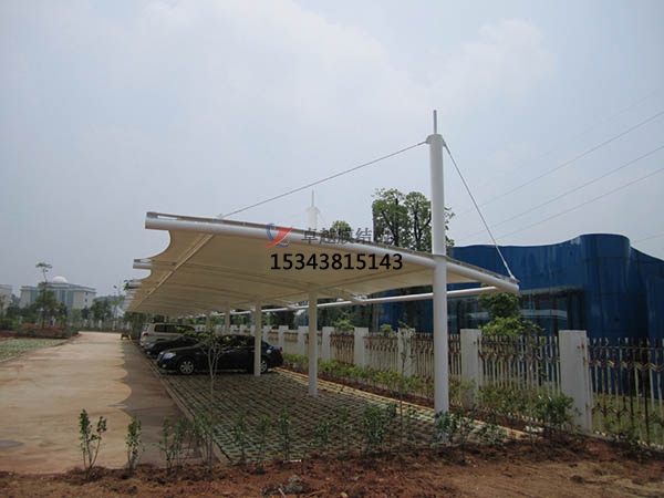 普蘭<font color='red'>膜結(jié)構(gòu)停車棚</font>【遮陽棚廠家】