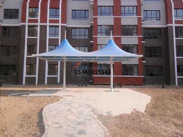 鄭州商業(yè)廣場(chǎng)<font color='red'>張拉膜結(jié)構(gòu)</font>景觀棚/雨棚設(shè)計(jì)搭建