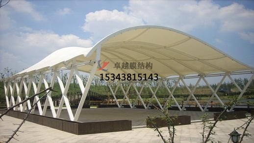 ?？谏虡I(yè)廣場雨棚搭建