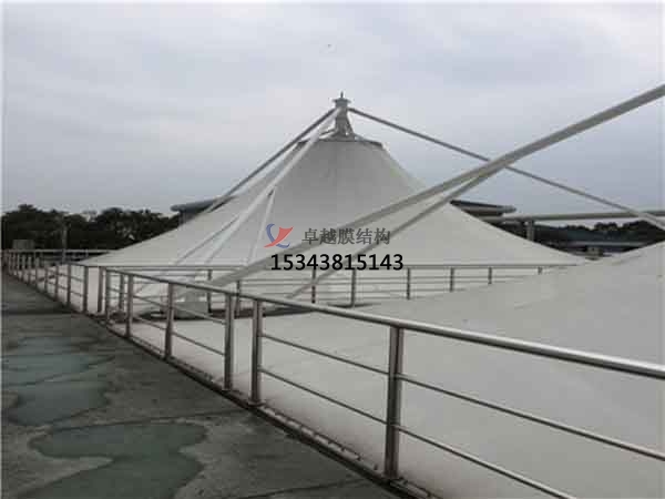 污水池加蓋反吊膜有什么特色？